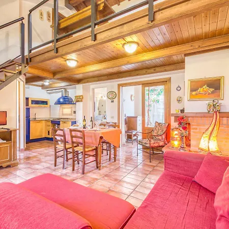 Hawthorn With Shared Pool Family Fun Apartamento